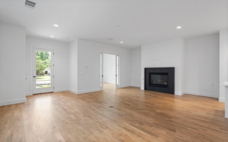5539 Longview, Dallas, TX 75206, 3 Bedrooms Bedrooms, ,3 BathroomsBathrooms,Residential Lease,For Rent,5539 Longview,20965882