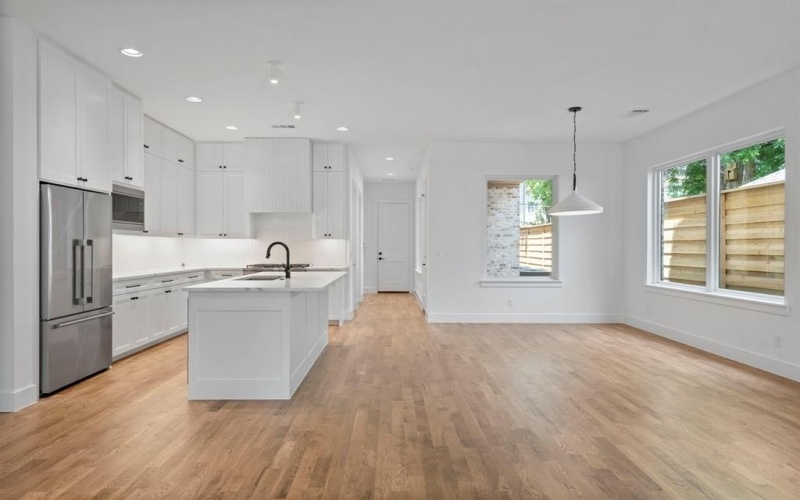 5539 Longview, Dallas, TX 75206, 3 Bedrooms Bedrooms, ,3 BathroomsBathrooms,Residential Lease,For Rent,5539 Longview,20965882