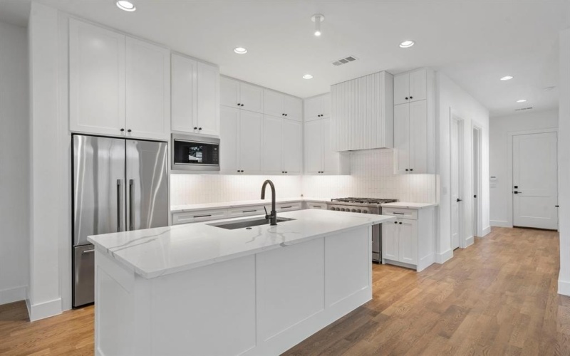 5539 Longview, Dallas, TX 75206, 3 Bedrooms Bedrooms, ,3 BathroomsBathrooms,Residential Lease,For Rent,5539 Longview,20965882