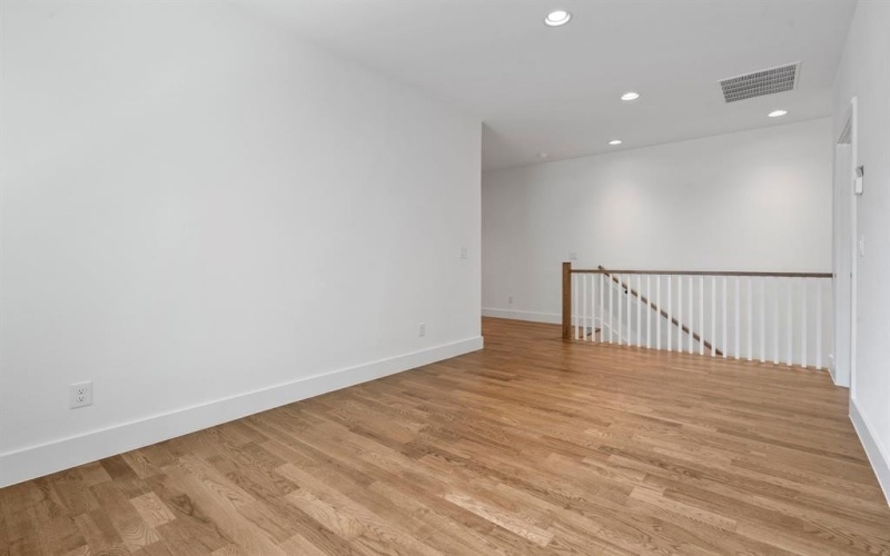 5539 Longview, Dallas, TX 75206, 3 Bedrooms Bedrooms, ,3 BathroomsBathrooms,Residential Lease,For Rent,5539 Longview,20965882