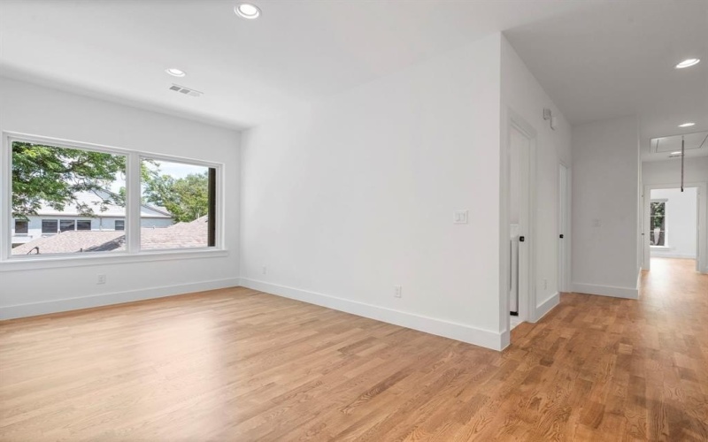 5539 Longview, Dallas, TX 75206, 3 Bedrooms Bedrooms, ,3 BathroomsBathrooms,Residential Lease,For Rent,5539 Longview,20965882