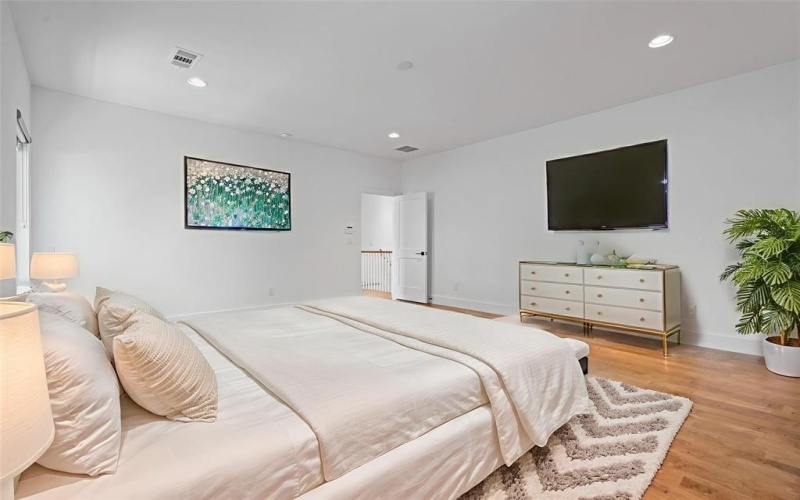5539 Longview, Dallas, TX 75206, 3 Bedrooms Bedrooms, ,3 BathroomsBathrooms,Residential Lease,For Rent,5539 Longview,20965882