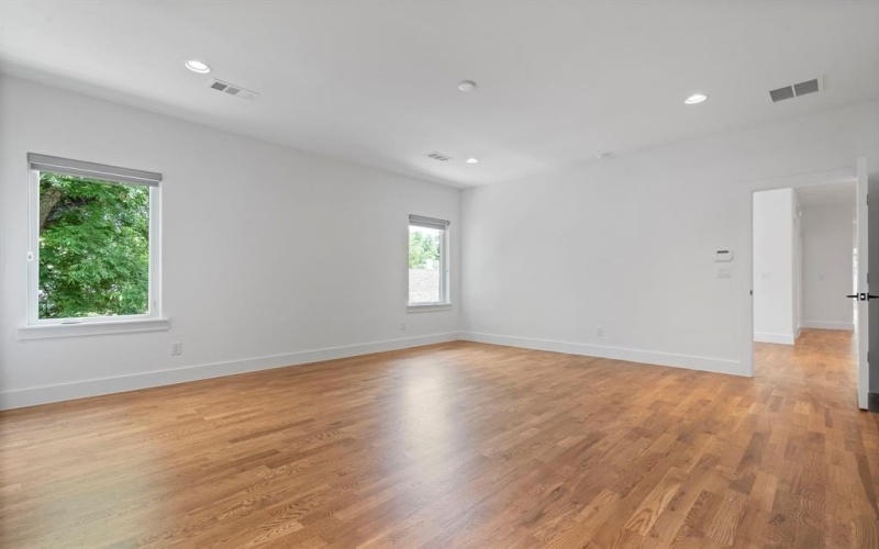 5539 Longview, Dallas, TX 75206, 3 Bedrooms Bedrooms, ,3 BathroomsBathrooms,Residential Lease,For Rent,5539 Longview,20965882