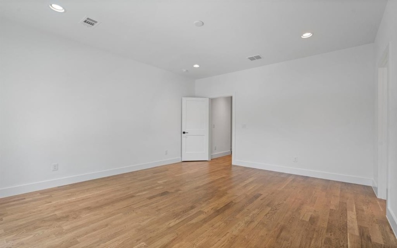 5539 Longview, Dallas, TX 75206, 3 Bedrooms Bedrooms, ,3 BathroomsBathrooms,Residential Lease,For Rent,5539 Longview,20965882