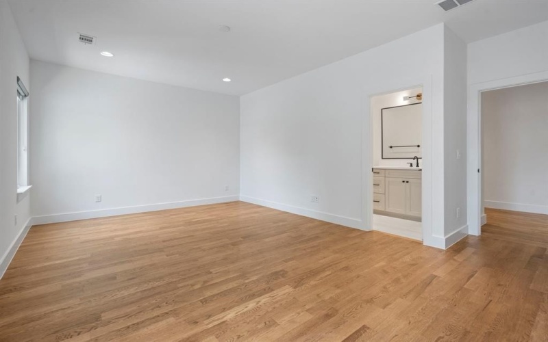 5539 Longview, Dallas, TX 75206, 3 Bedrooms Bedrooms, ,3 BathroomsBathrooms,Residential Lease,For Rent,5539 Longview,20965882