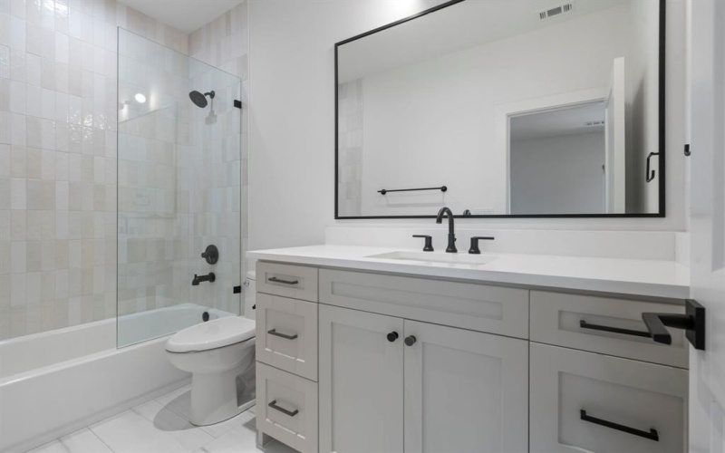 5539 Longview, Dallas, TX 75206, 3 Bedrooms Bedrooms, ,3 BathroomsBathrooms,Residential Lease,For Rent,5539 Longview,20965882