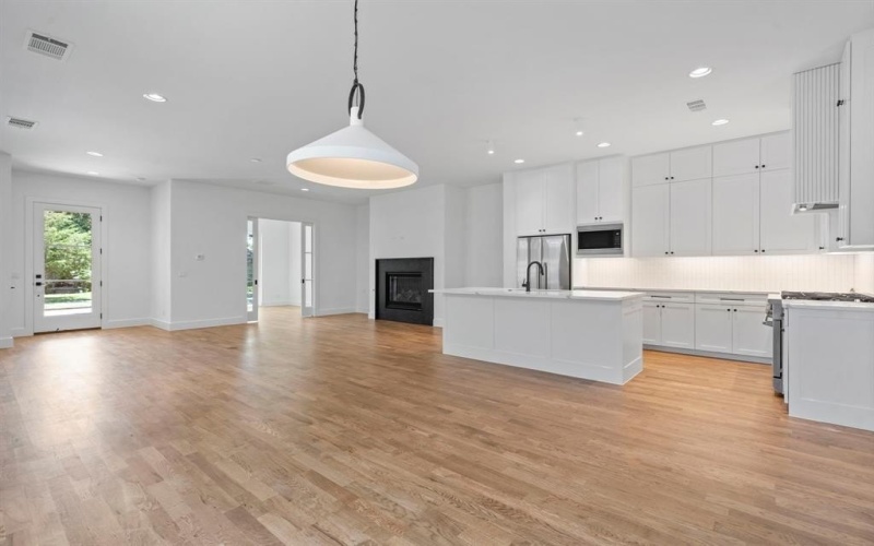 5539 Longview, Dallas, TX 75206, 3 Bedrooms Bedrooms, ,3 BathroomsBathrooms,Residential Lease,For Rent,5539 Longview,20965882