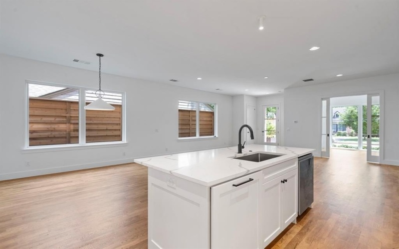 5539 Longview, Dallas, TX 75206, 3 Bedrooms Bedrooms, ,3 BathroomsBathrooms,Residential Lease,For Rent,5539 Longview,20965882