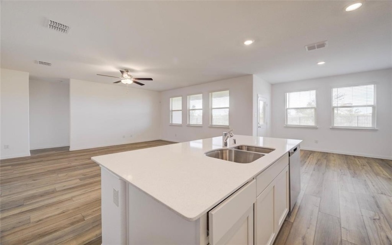 14837 Lone Rock Lane, Fort Worth, TX 76052, 4 Habitaciones Habitaciones , ,2 BañosBaños,Residential Lease,En Alquiler,14837 Lone Rock Lane,20965942