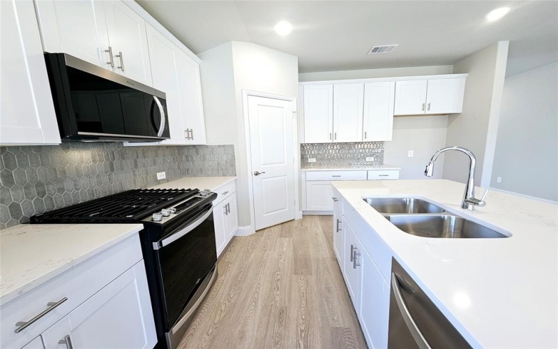 2109 Gustavus Drive, Sherman, TX 75092, 4 Bedrooms Bedrooms, ,3 BathroomsBathrooms,Residential Lease,For Rent,2109 Gustavus Drive,20965961