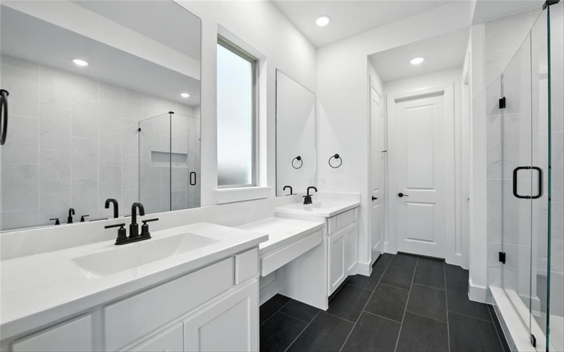 737 Purple Dome Drive, Fort Worth, TX 76247, 4 Habitaciones Habitaciones , ,5 BañosBaños,Residential,En Venta,737 Purple Dome Drive,20966105