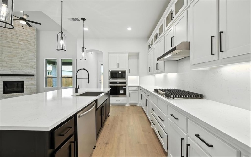 737 Purple Dome Drive, Fort Worth, TX 76247, 4 Habitaciones Habitaciones , ,5 BañosBaños,Residential,En Venta,737 Purple Dome Drive,20966105
