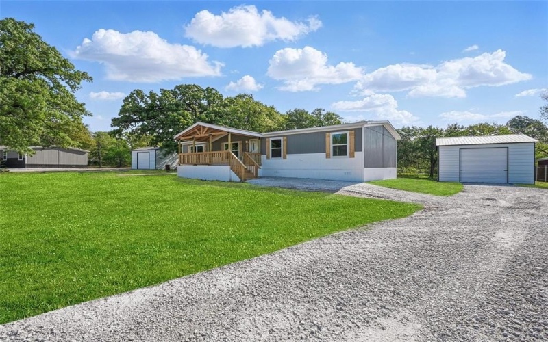 128 Overland Trail, Azle, TX 76020, 4 Bedrooms Bedrooms, ,2 BathroomsBathrooms,Residential,For Sale,128 Overland Trail,20966307