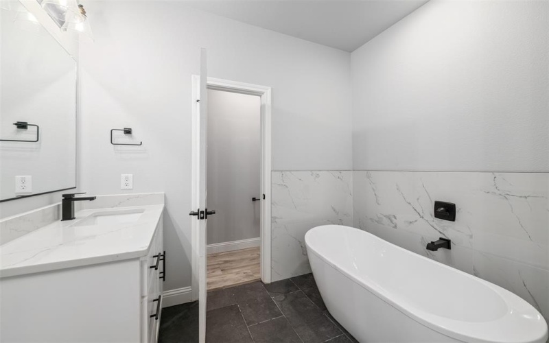 1009 Don Eve Court, Azle, TX 76020, 4 Bedrooms Bedrooms, ,2 BathroomsBathrooms,Residential,For Sale,1009 Don Eve Court,20966515