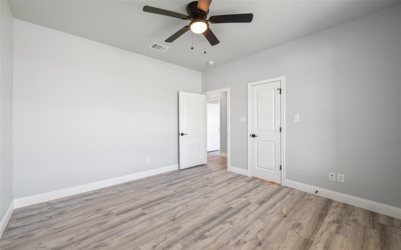 1009 Don Eve Court, Azle, TX 76020, 4 Bedrooms Bedrooms, ,2 BathroomsBathrooms,Residential,For Sale,1009 Don Eve Court,20966515