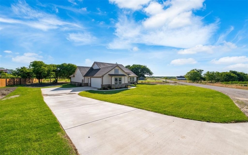 1009 Don Eve Court, Azle, TX 76020, 4 Bedrooms Bedrooms, ,2 BathroomsBathrooms,Residential,For Sale,1009 Don Eve Court,20966515
