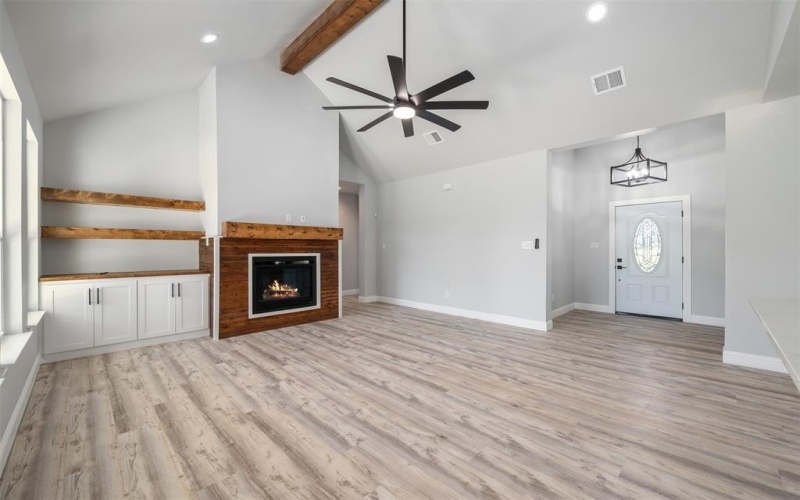 1009 Don Eve Court, Azle, TX 76020, 4 Bedrooms Bedrooms, ,2 BathroomsBathrooms,Residential,For Sale,1009 Don Eve Court,20966515