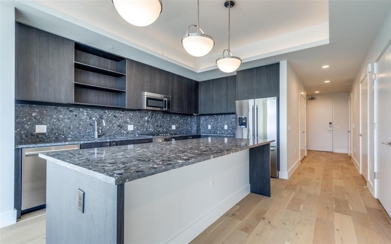 8119 Douglas Avenue #206, Dallas, TX 75225, 2 Bedrooms Bedrooms, ,2 BathroomsBathrooms,Residential Lease,For Rent,8119 Douglas Avenue,20966627