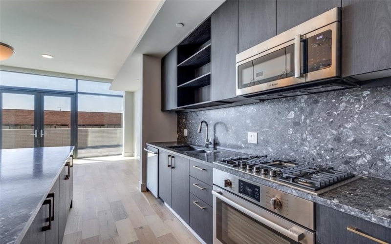 8119 Douglas Avenue #206, Dallas, TX 75225, 2 Bedrooms Bedrooms, ,2 BathroomsBathrooms,Residential Lease,For Rent,8119 Douglas Avenue,20966627