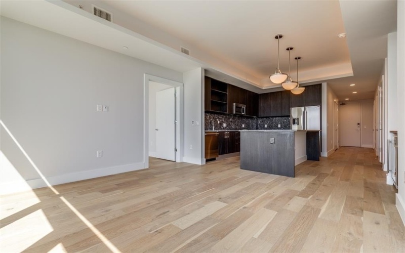 8119 Douglas Avenue #206, Dallas, TX 75225, 2 Bedrooms Bedrooms, ,2 BathroomsBathrooms,Residential Lease,For Rent,8119 Douglas Avenue,20966627