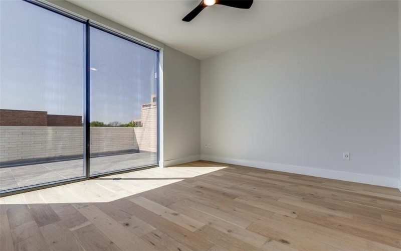 8119 Douglas Avenue #206, Dallas, TX 75225, 2 Bedrooms Bedrooms, ,2 BathroomsBathrooms,Residential Lease,For Rent,8119 Douglas Avenue,20966627