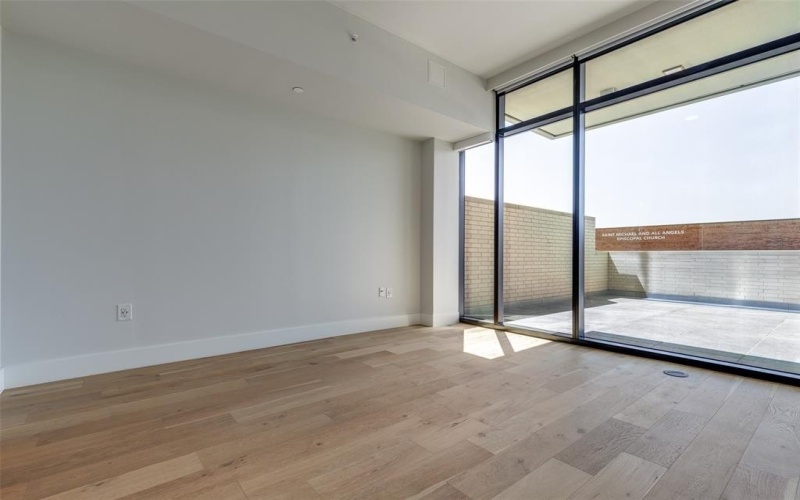 8119 Douglas Avenue #206, Dallas, TX 75225, 2 Bedrooms Bedrooms, ,2 BathroomsBathrooms,Residential Lease,For Rent,8119 Douglas Avenue,20966627
