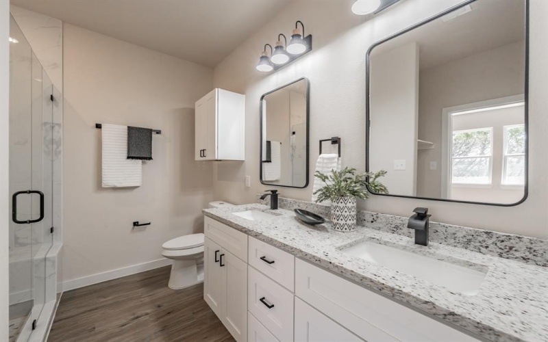5622 Barkridge Drive, Granbury, TX 76048, 3 Bedrooms Bedrooms, ,2 BathroomsBathrooms,Residential,For Sale,5622 Barkridge Drive,20966688