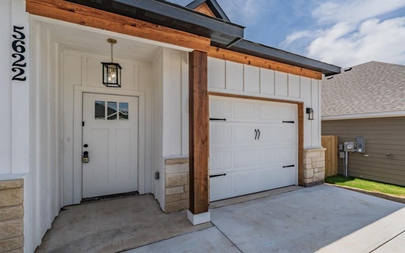 5622 Barkridge Drive, Granbury, TX 76048, 3 Bedrooms Bedrooms, ,2 BathroomsBathrooms,Residential,For Sale,5622 Barkridge Drive,20966688