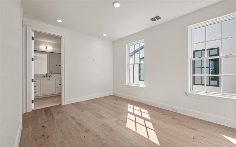 2951 Sunset Boulevard, Flower Mound, TX 75022, 4 Bedrooms Bedrooms, ,5 BathroomsBathrooms,Residential,For Sale,2951 Sunset Boulevard,20966722
