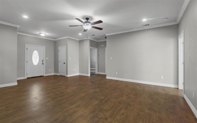 1624 E King Street, Sherman, TX 75090, 3 Bedrooms Bedrooms, ,2 BathroomsBathrooms,Residential Lease,For Rent,1624 E King Street,20966787