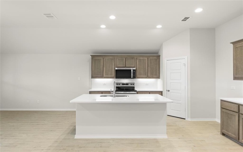 2112 Hickory Lane, Aubrey, TX 76227, 4 Bedrooms Bedrooms, ,2 BathroomsBathrooms,Residential,For Sale,2112 Hickory Lane,20966935