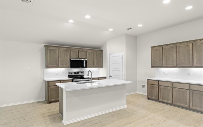 2112 Hickory Lane, Aubrey, TX 76227, 4 Bedrooms Bedrooms, ,2 BathroomsBathrooms,Residential,For Sale,2112 Hickory Lane,20966935