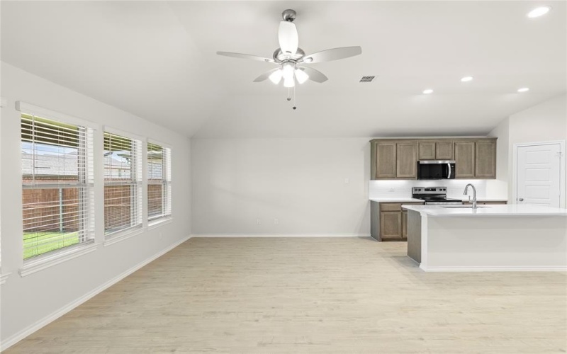 2112 Hickory Lane, Aubrey, TX 76227, 4 Bedrooms Bedrooms, ,2 BathroomsBathrooms,Residential,For Sale,2112 Hickory Lane,20966935