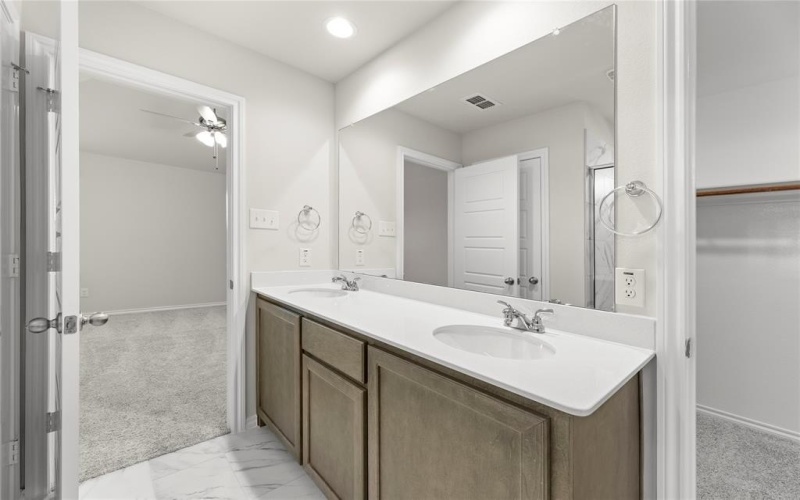 2112 Hickory Lane, Aubrey, TX 76227, 4 Bedrooms Bedrooms, ,2 BathroomsBathrooms,Residential,For Sale,2112 Hickory Lane,20966935