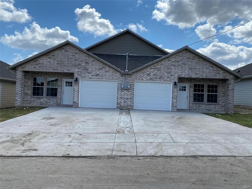 3215 Polk Street #B, Greenville, TX 75401, 3 Bedrooms Bedrooms, ,2 BathroomsBathrooms,Residential Lease,For Rent,3215 Polk Street,20967044