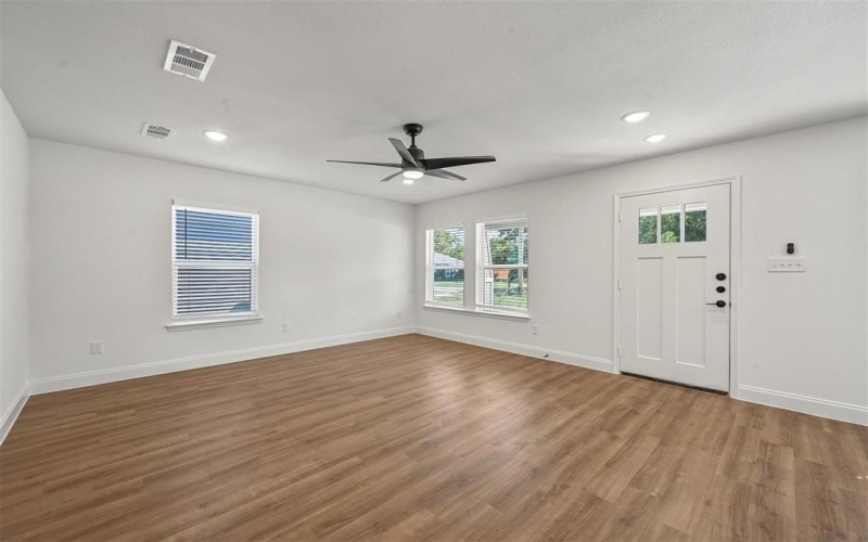 1208 Marshall Street, Greenville, TX 75401, 3 Bedrooms Bedrooms, ,2 BathroomsBathrooms,Residential Lease,For Rent,1208 Marshall Street,20967069