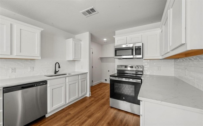 1208 Marshall Street, Greenville, TX 75401, 3 Bedrooms Bedrooms, ,2 BathroomsBathrooms,Residential Lease,For Rent,1208 Marshall Street,20967069