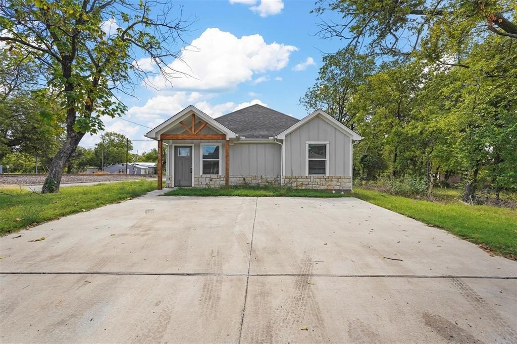 536 E Carter Street, Sherman, TX 75090, 3 Bedrooms Bedrooms, ,2 BathroomsBathrooms,Residential Lease,For Rent,536 E Carter Street,20967139
