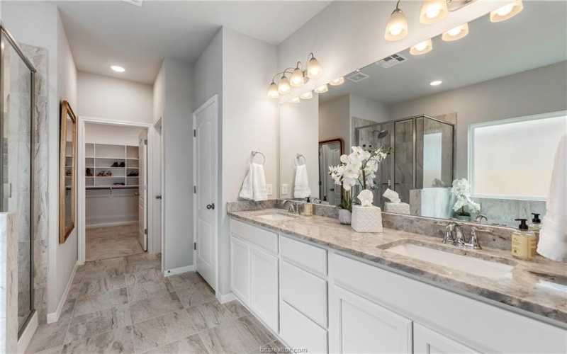 1236 Patriot Drive, College Station, TX 77845, 5 Bedrooms Bedrooms, ,3 BathroomsBathrooms,Residential,For Sale,1236 Patriot Drive,25005916
