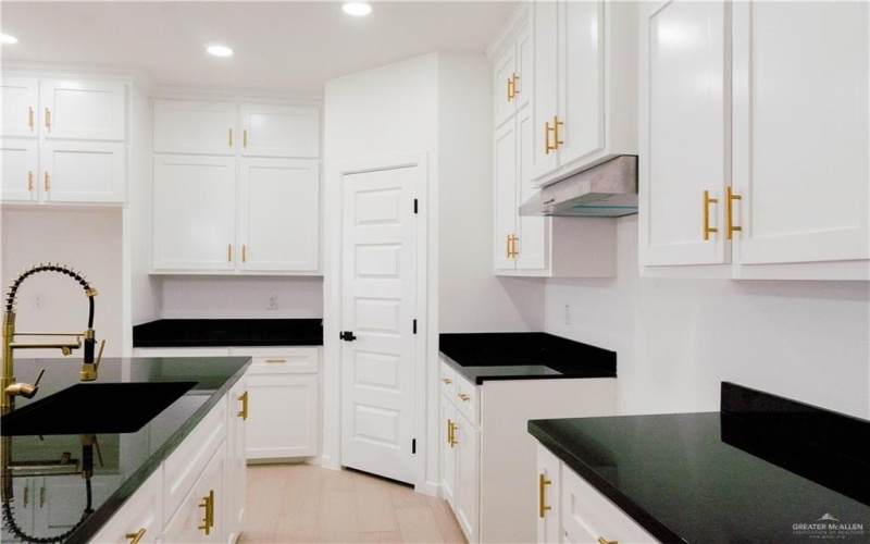 2221 N Woody Street, Edinburg, TX 78541, 3 Habitaciones Habitaciones , ,2 BañosBaños,Residential,En Venta,2221 N Woody Street,473114