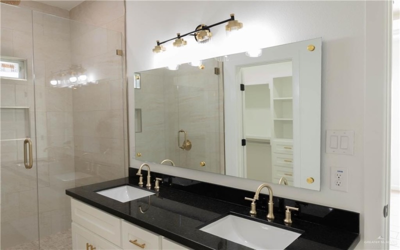 2221 N Woody Street, Edinburg, TX 78541, 3 Habitaciones Habitaciones , ,2 BañosBaños,Residential,En Venta,2221 N Woody Street,473114