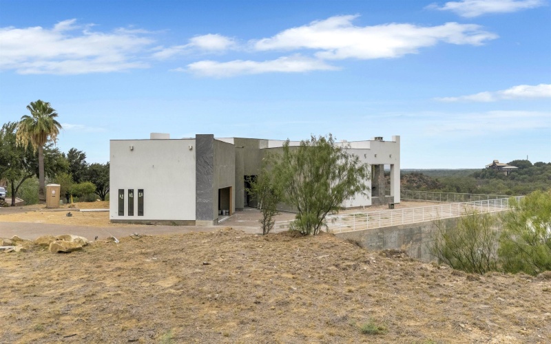 110 Song Bird Ln, LAREDO, TX 78045, 4 Bedrooms Bedrooms, ,3 BathroomsBathrooms,Residential,For Sale,110 Song Bird Ln,20252519