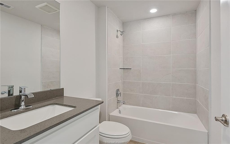 915 Lady Bird Lane, College Station, TX 77845, 3 Bedrooms Bedrooms, ,2 BathroomsBathrooms,Residential,For Sale,915 Lady Bird Lane,25004722