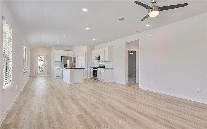 915 Lady Bird Lane, College Station, TX 77845, 3 Bedrooms Bedrooms, ,2 BathroomsBathrooms,Residential,For Sale,915 Lady Bird Lane,25004722