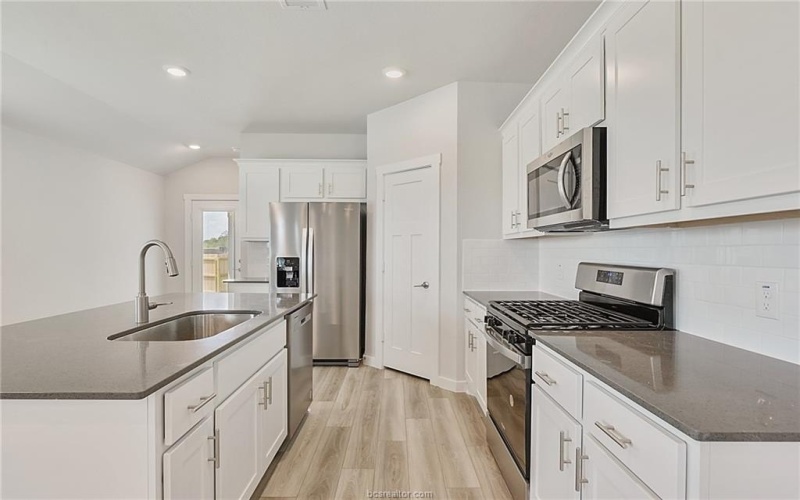 915 Lady Bird Lane, College Station, TX 77845, 3 Bedrooms Bedrooms, ,2 BathroomsBathrooms,Residential,For Sale,915 Lady Bird Lane,25004722