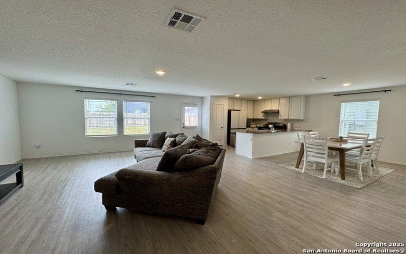 9839 Butte Crk, San Antonio, TX 78254, 4 Habitaciones Habitaciones , ,2 BañosBaños,Residential Lease,En Alquiler,9839 Butte Crk,1875110