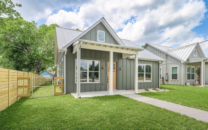 741 Pecan Street, New Ulm, TX 78950, 2 Bedrooms Bedrooms, ,2 BathroomsBathrooms,Residential,For Sale,741 Pecan Street,152170