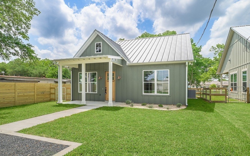 741 Pecan Street, New Ulm, TX 78950, 2 Bedrooms Bedrooms, ,2 BathroomsBathrooms,Residential,For Sale,741 Pecan Street,152170