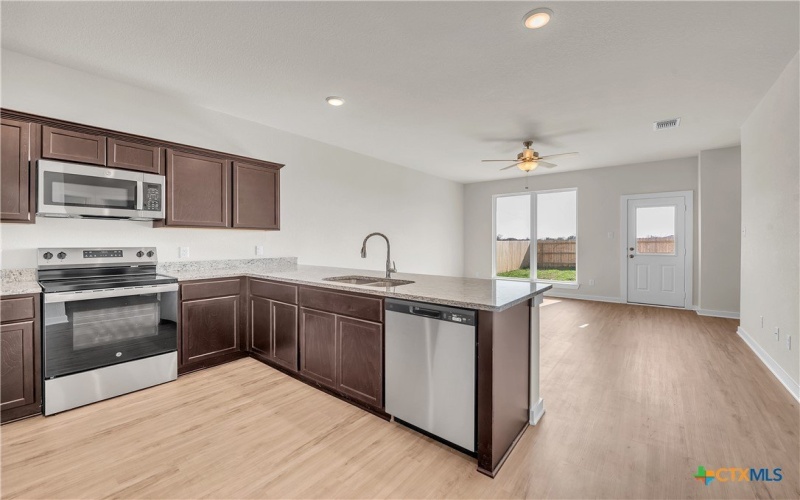 1045 Shelby Drive, Belton, TX 76513, 3 Bedrooms Bedrooms, ,2 BathroomsBathrooms,Residential,For Sale,1045 Shelby Drive,554073