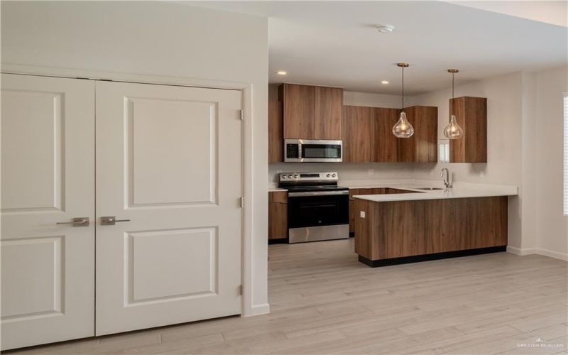 3416 Duke Avenue #2, McAllen, TX 78504, 2 Bedrooms Bedrooms, ,2 BathroomsBathrooms,Residential Lease,For Rent,3416 Duke Avenue,473446
